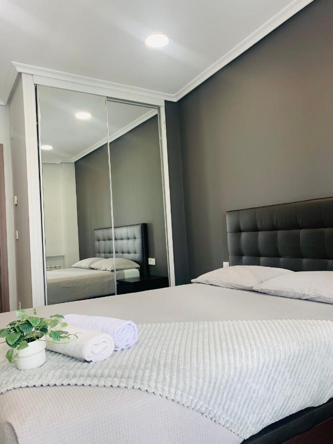 Apartament Deluxe Madrid Centro , Parking Free Buitenkant foto
